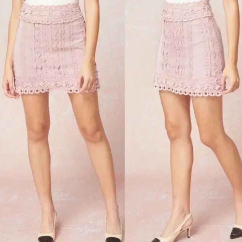 NWOT Women’s Entro Blush Lace Scallop Trim Pencil Skirt Size Large